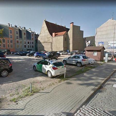 Historic Apartment With Wooden Floors In The Hearth Of Old-Town Riga Esterno foto