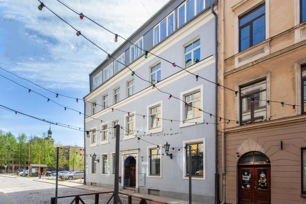Historic Apartment With Wooden Floors In The Hearth Of Old-Town Riga Esterno foto