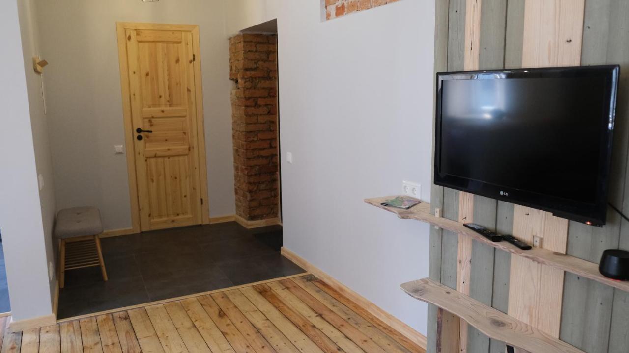 Historic Apartment With Wooden Floors In The Hearth Of Old-Town Riga Esterno foto