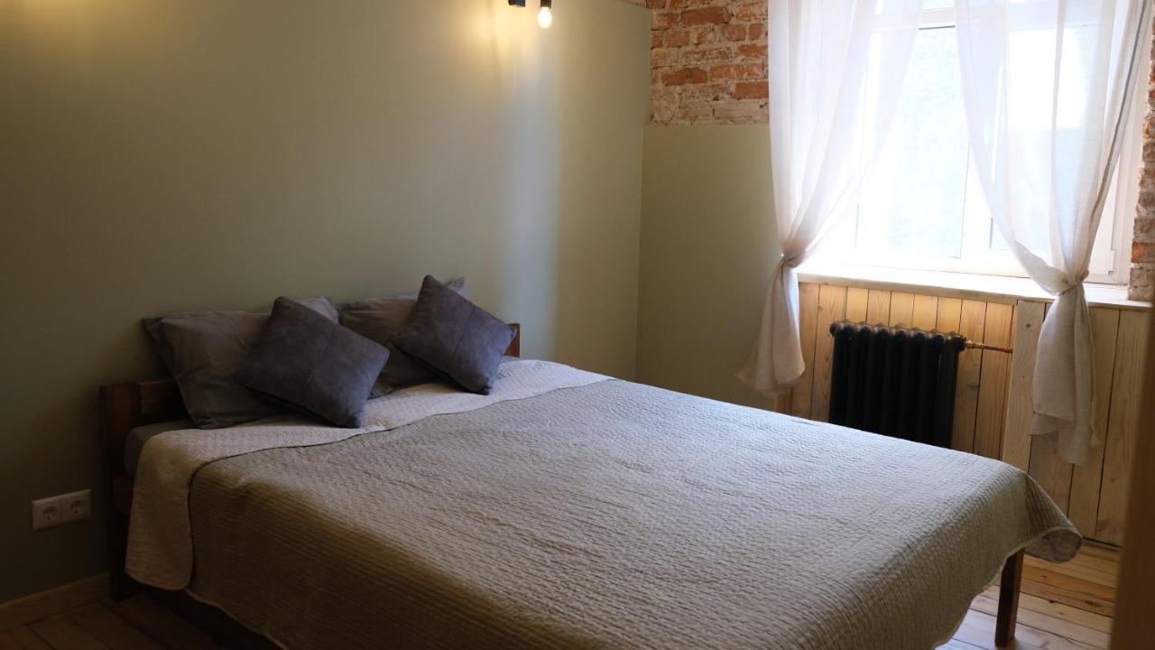 Historic Apartment With Wooden Floors In The Hearth Of Old-Town Riga Esterno foto
