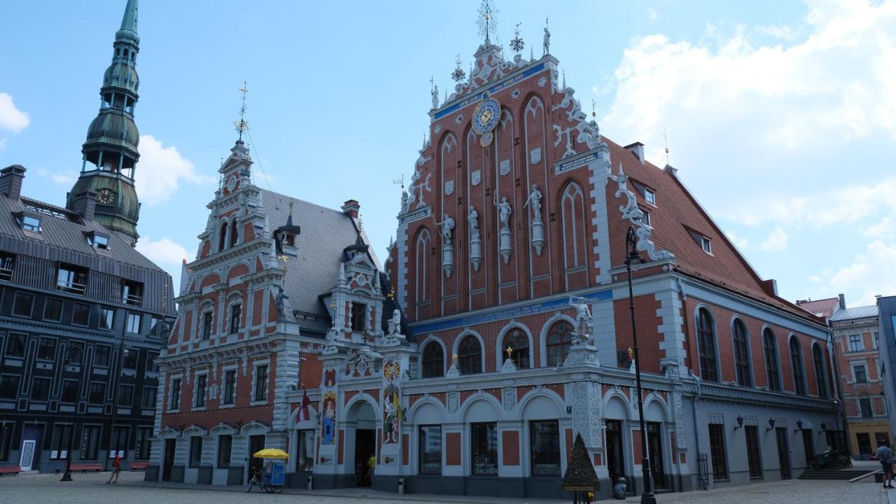 Historic Apartment With Wooden Floors In The Hearth Of Old-Town Riga Esterno foto